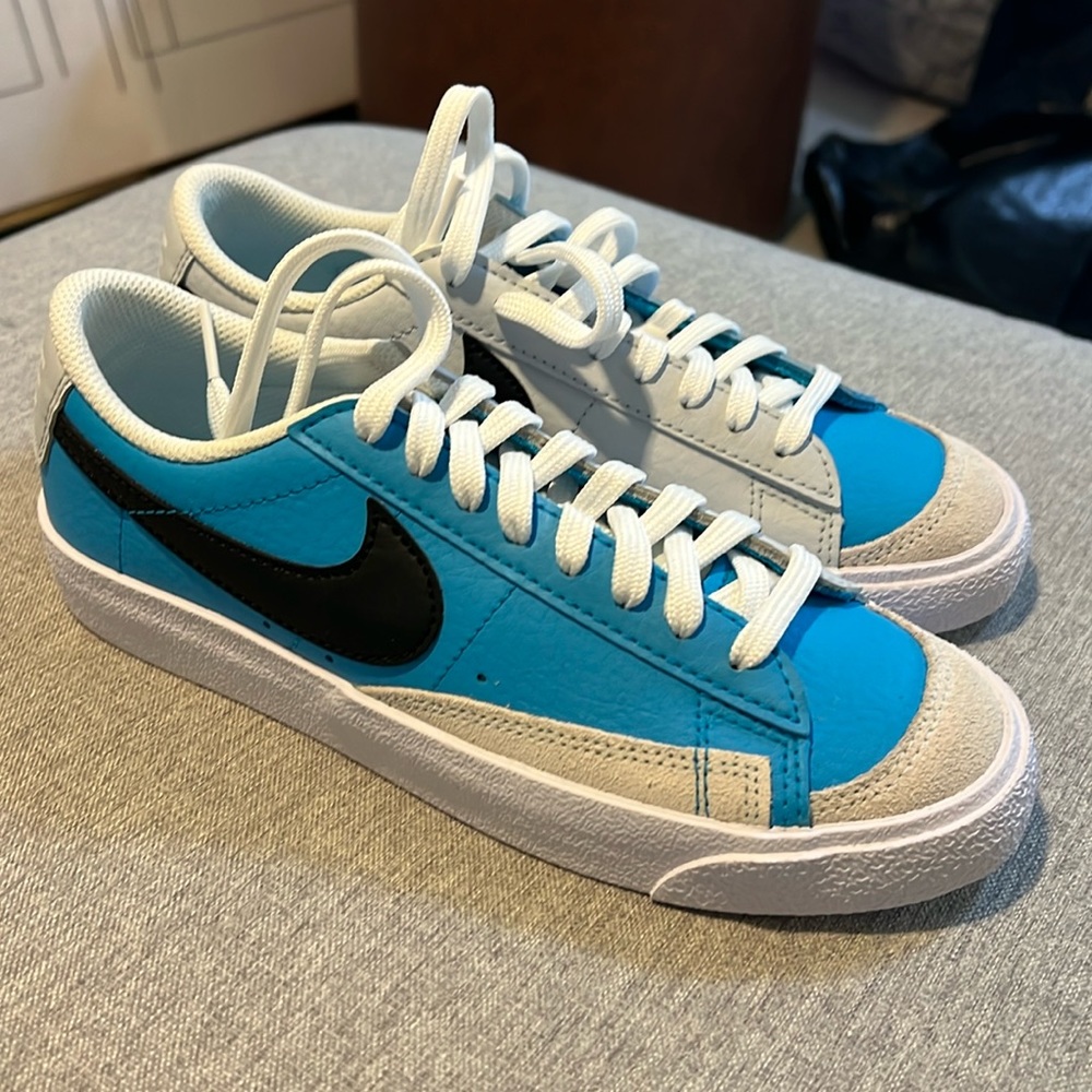 Nike Kids 5y 77s electric blue/grey/black